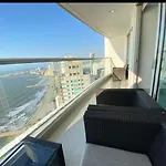 1PE-AL Apartamento de 1 alcoba frente al mar con Aire acondicionado, Piscina y Wifi