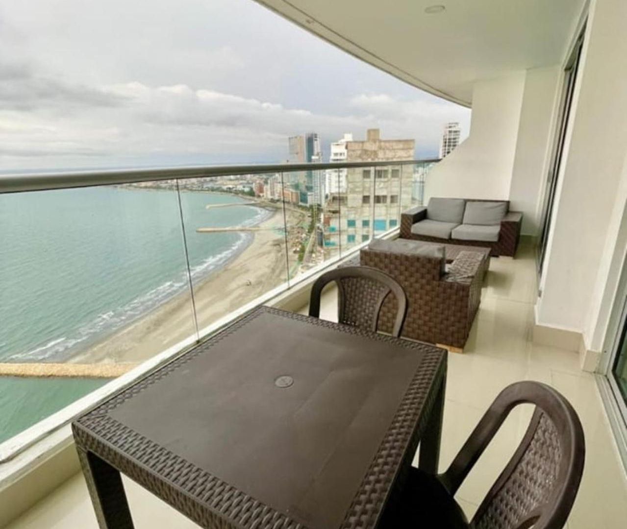 Apartamento 1pe-al De 1 Alcoba Frente Al Mar Con Aire Acondicionado, Piscina Y Wifi *