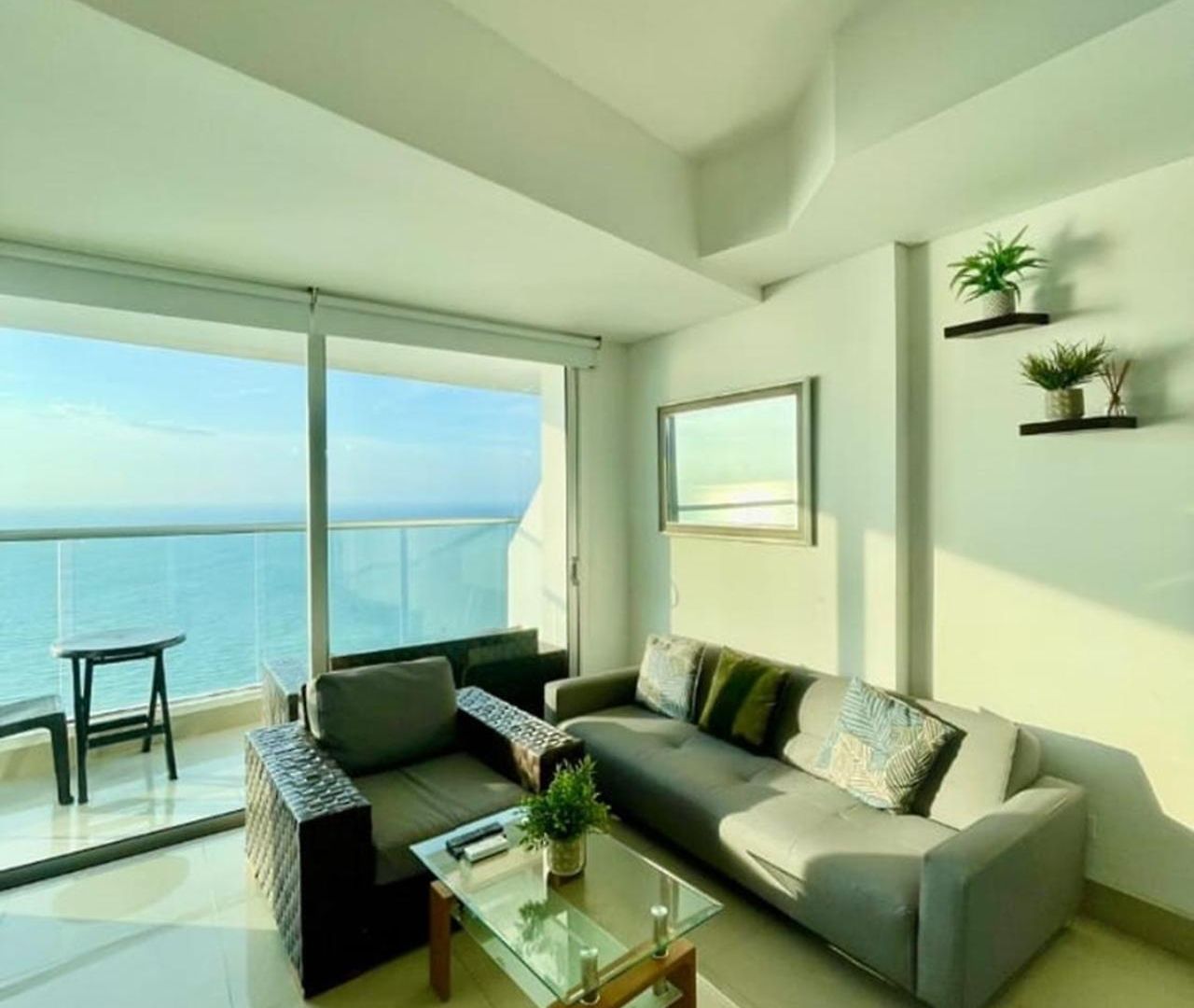 Apartamento 1pe-al De 1 Alcoba Frente Al Mar Con Aire Acondicionado, Piscina Y Wifi